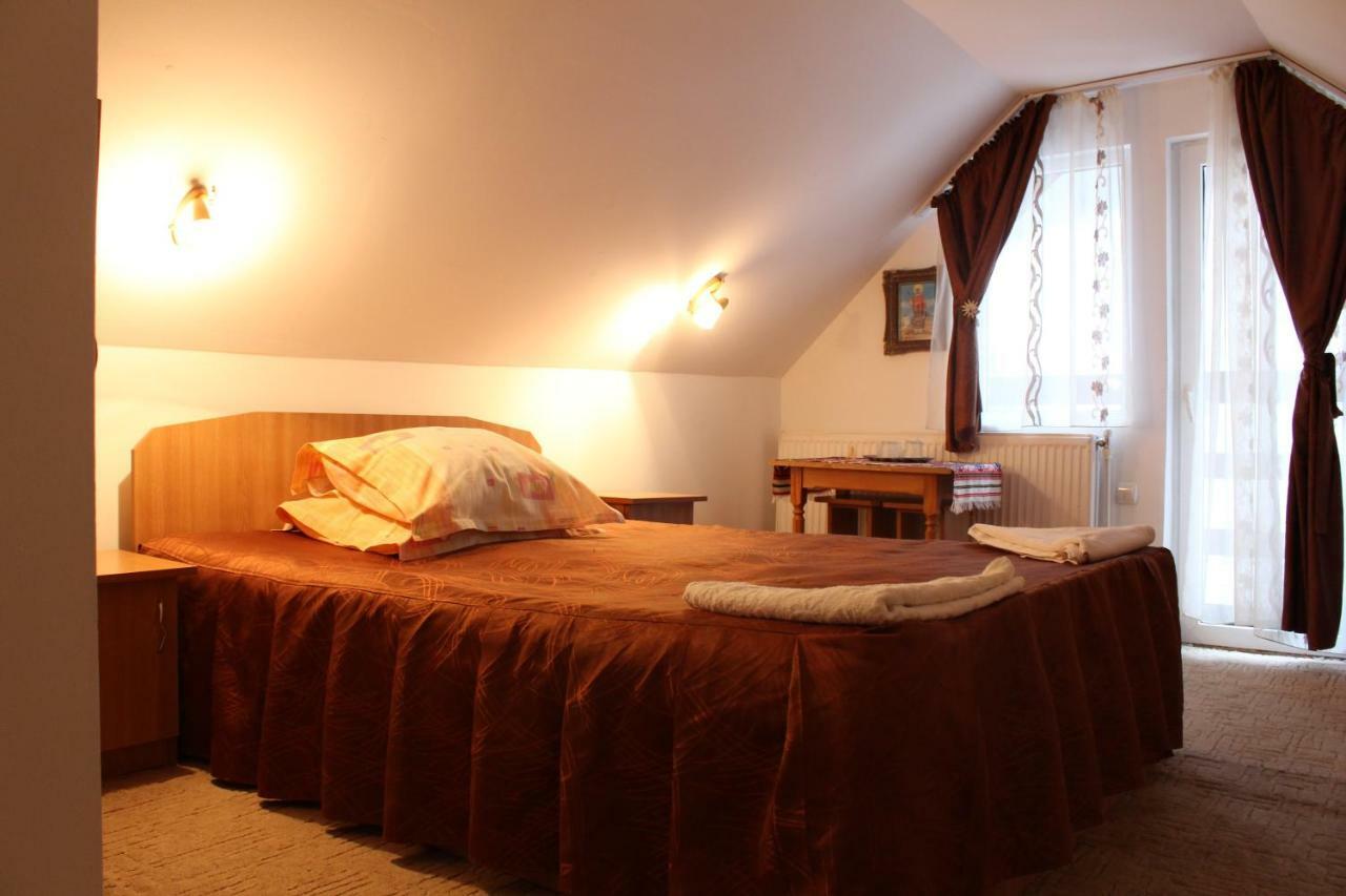 Casuta De Langa Padure Hotel Felsőmoécs Kültér fotó