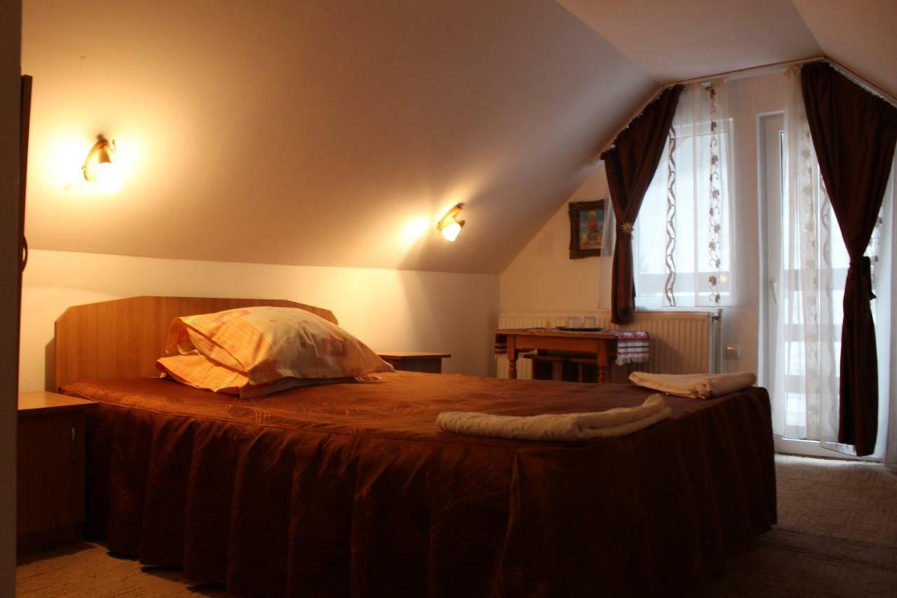 Casuta De Langa Padure Hotel Felsőmoécs Kültér fotó